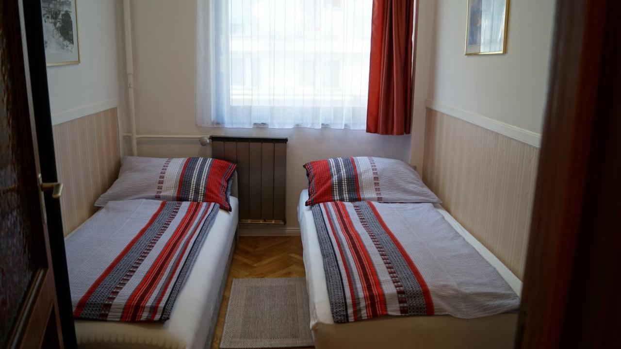 Apartment Sinko - Free Garage Parking, Central, 2 Bedrooms 4 Single Beds, Flexi Check-Out Budapeszt Zewnętrze zdjęcie