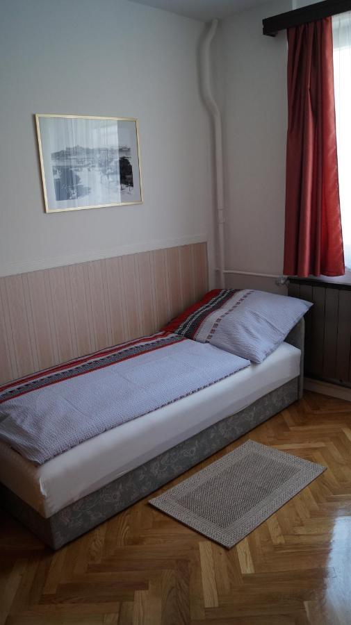Apartment Sinko - Free Garage Parking, Central, 2 Bedrooms 4 Single Beds, Flexi Check-Out Budapeszt Zewnętrze zdjęcie